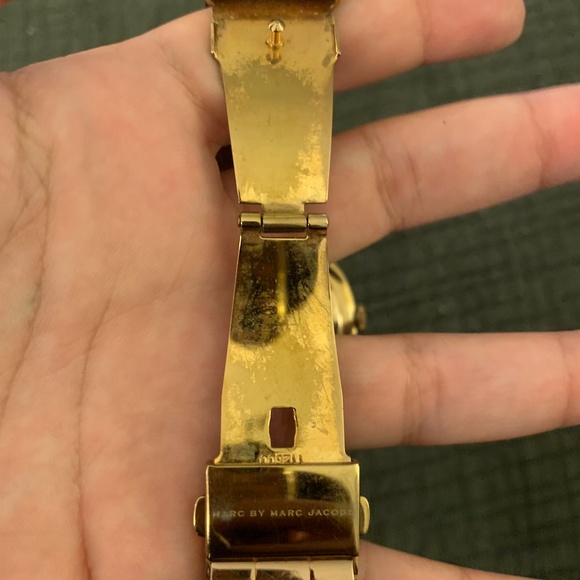 Special Edition Rose Gold Marc Jacobs Watch - Picture 5 of 5